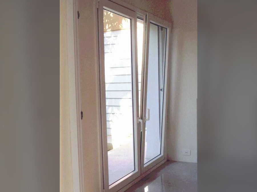 Porta 2 folhas oscilo batente